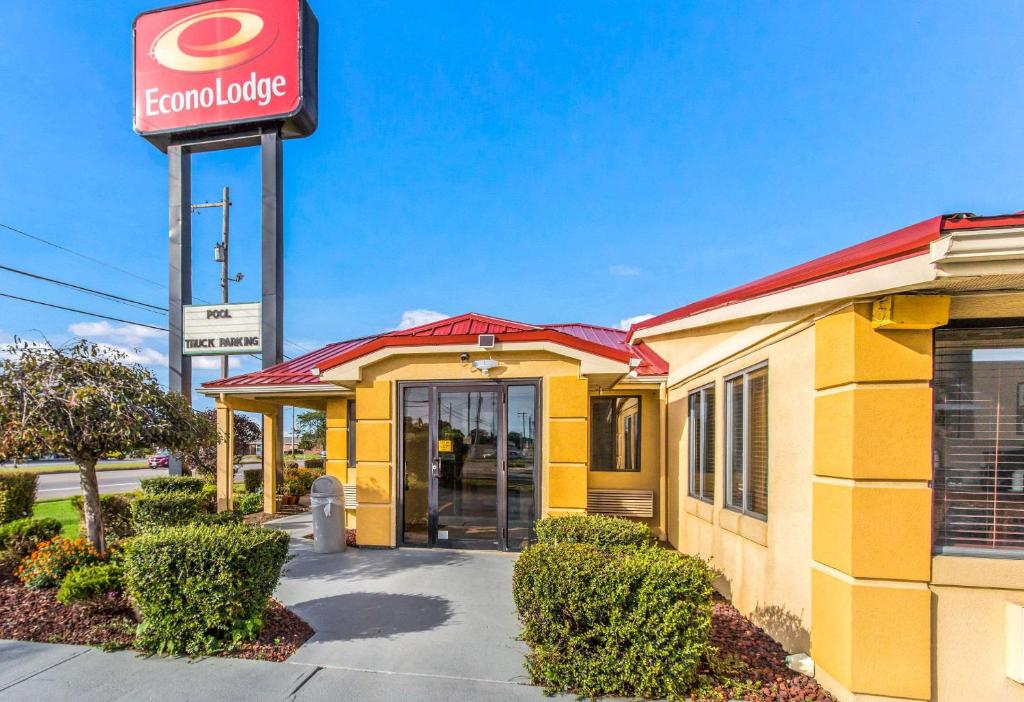 Econo Lodge Norwalk Main image 1